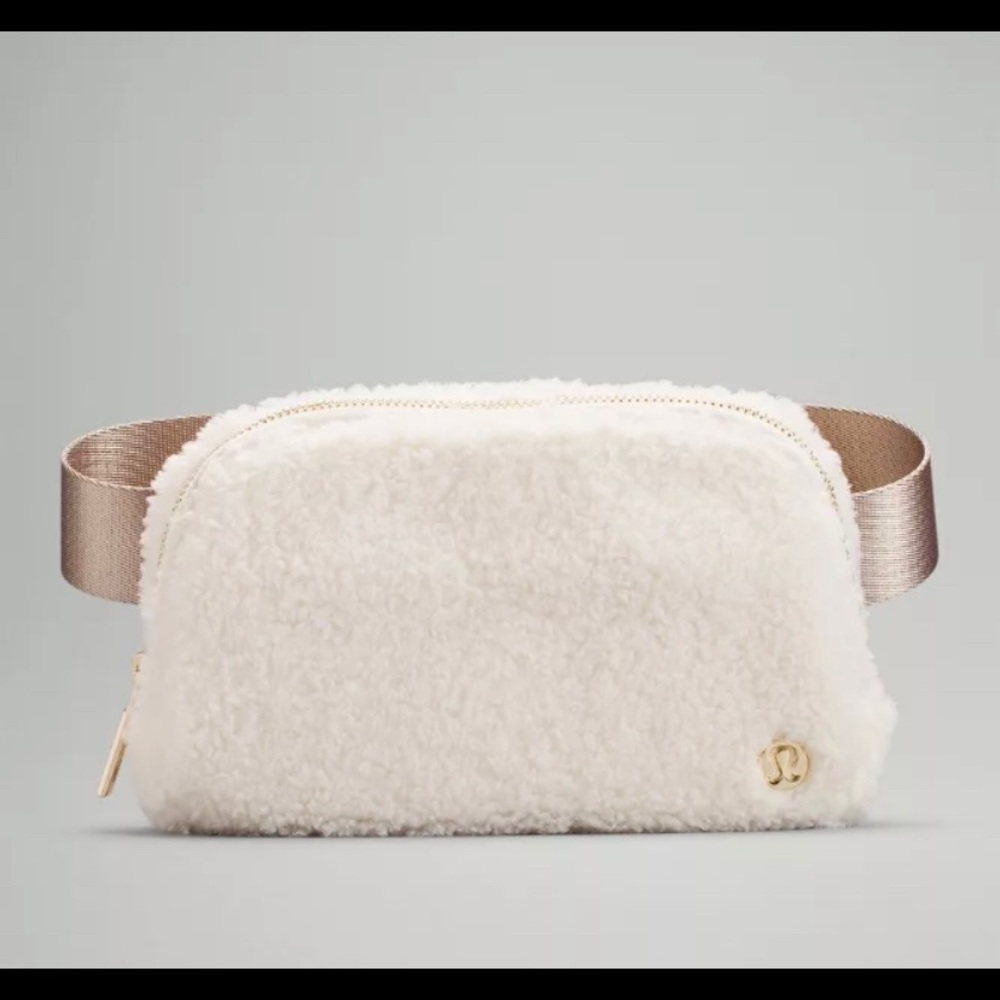 NWT Lululemon Everywhere Fleece Belt Bag